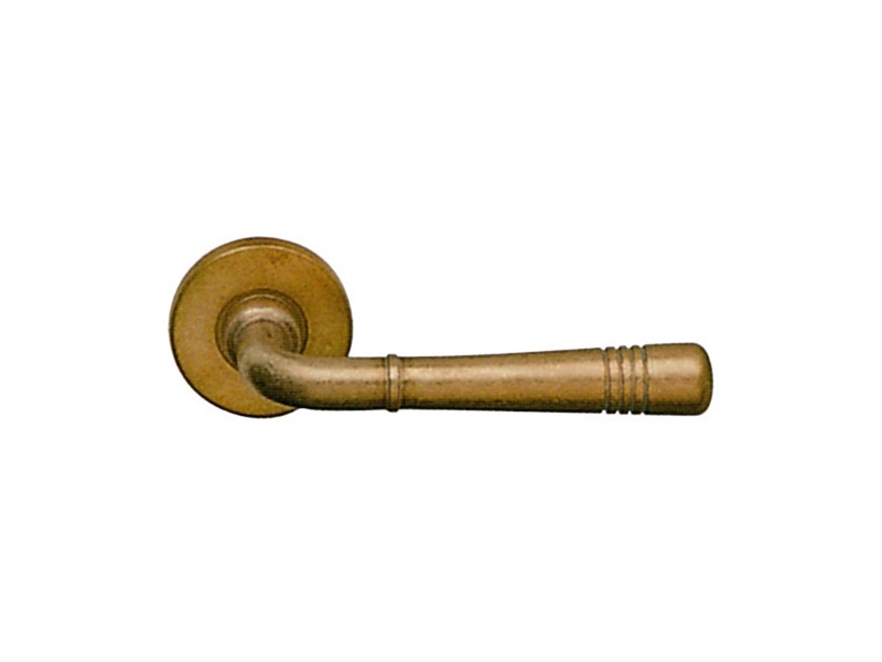 門執(zhí)手